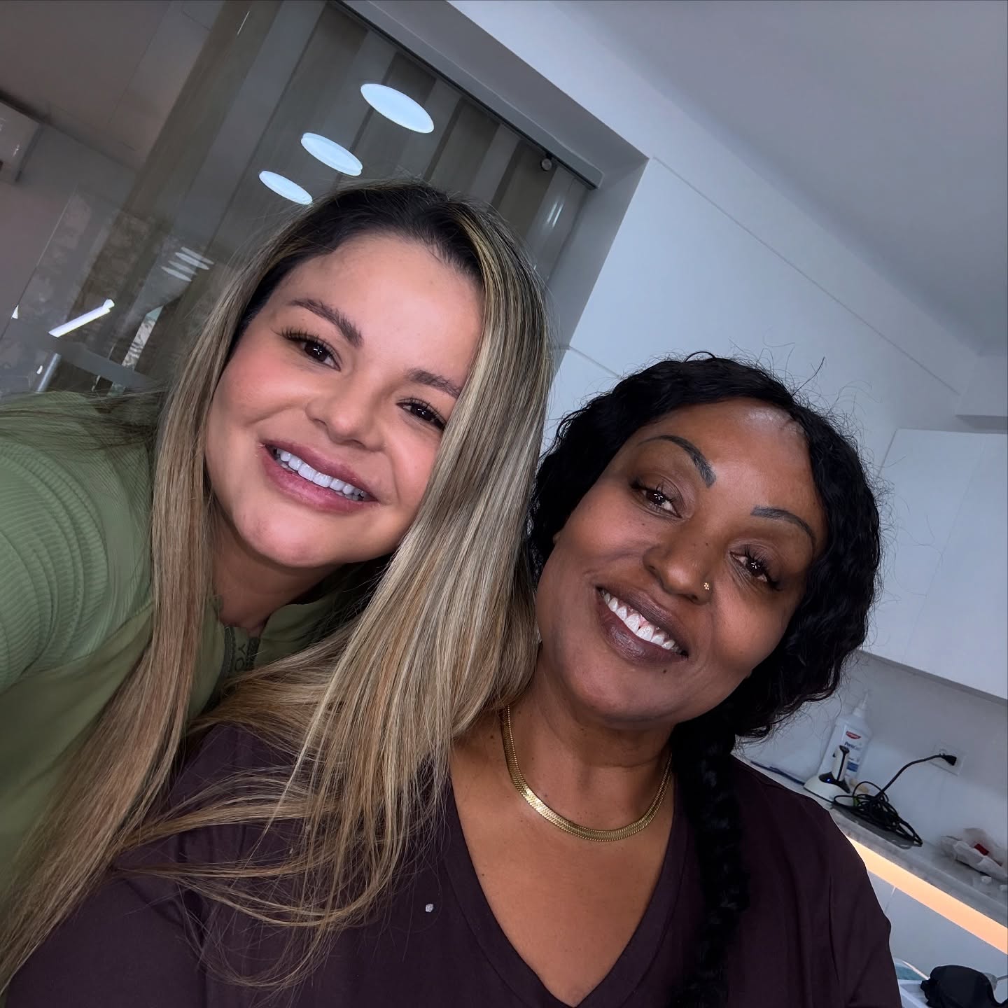 Dra. Yazmín Escudero, Dr. Yazmín Escudero — Grupo Dental LLR