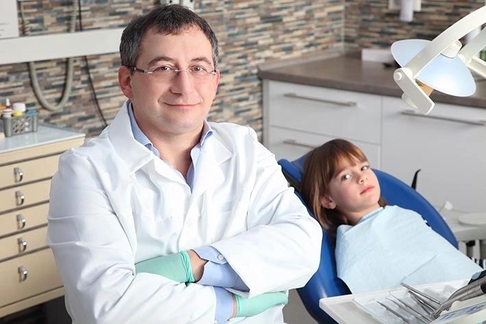 Dr. Peter Benedek, Platinum Dental Budapest