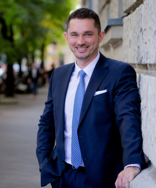 Dr. Bence Kádár, Smile Expert Dental Clinic